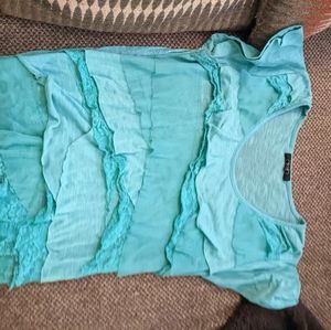 Deb brand layer tank, size L